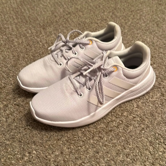 Adidas white cloudfoam sneakers size 7.5 - Picture 1 of 4